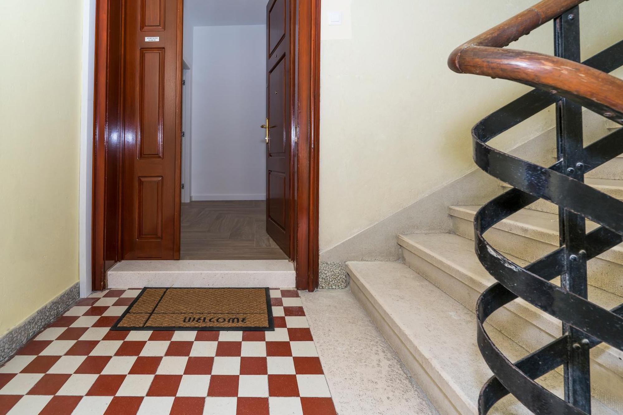 Studio Apartments Marcel Spalato Esterno foto