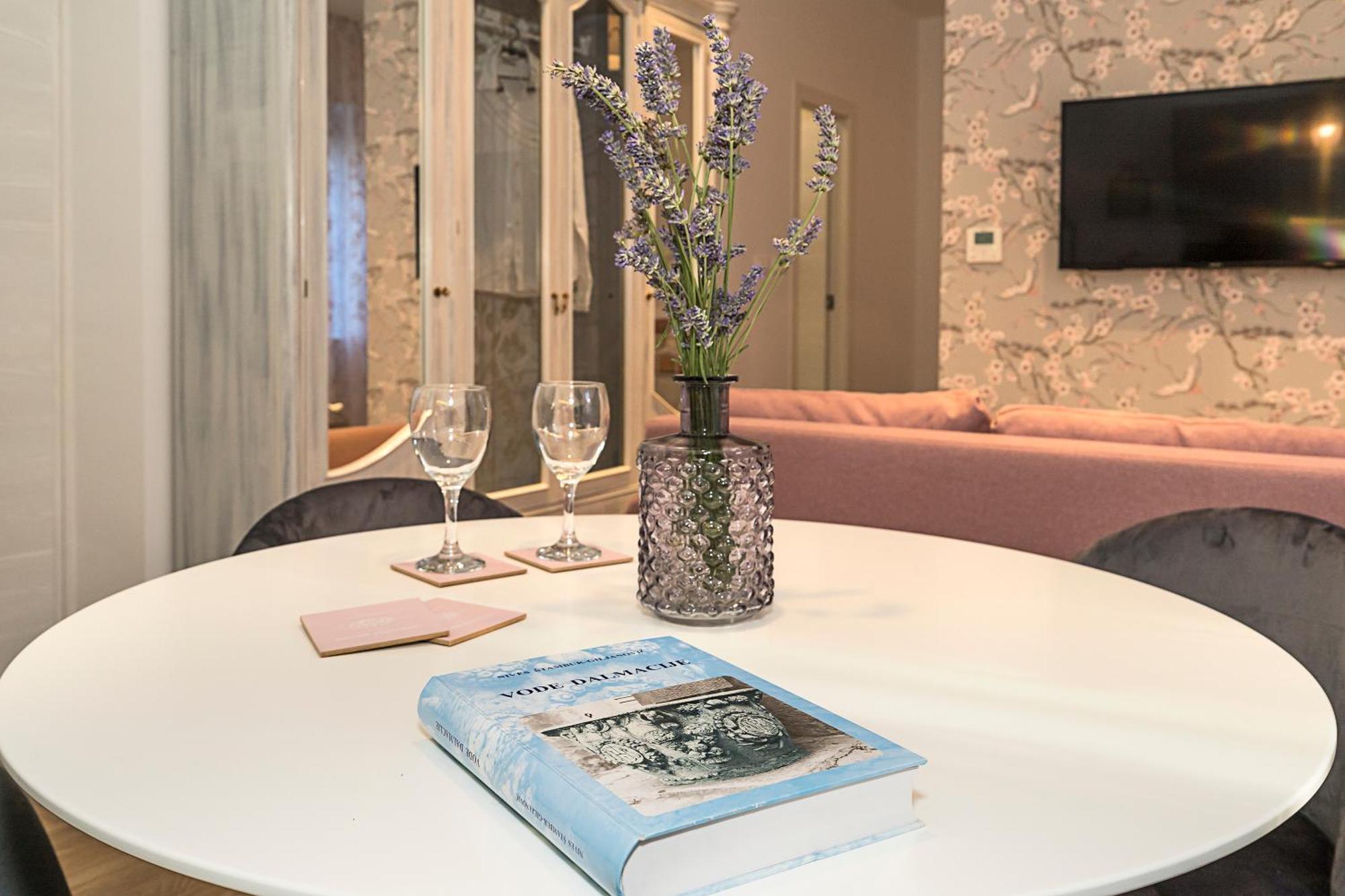 Studio Apartments Marcel Spalato Esterno foto