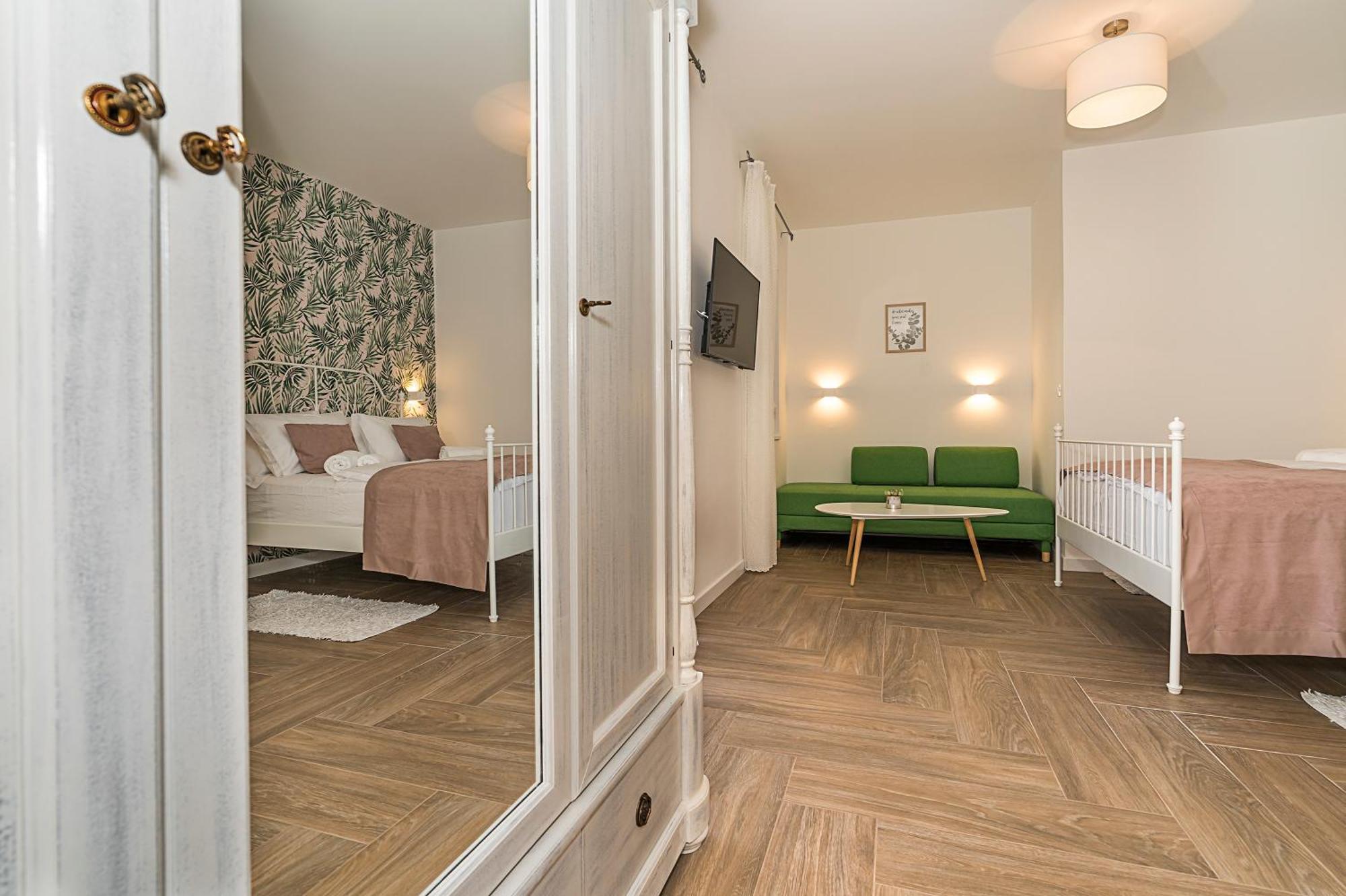 Studio Apartments Marcel Spalato Esterno foto