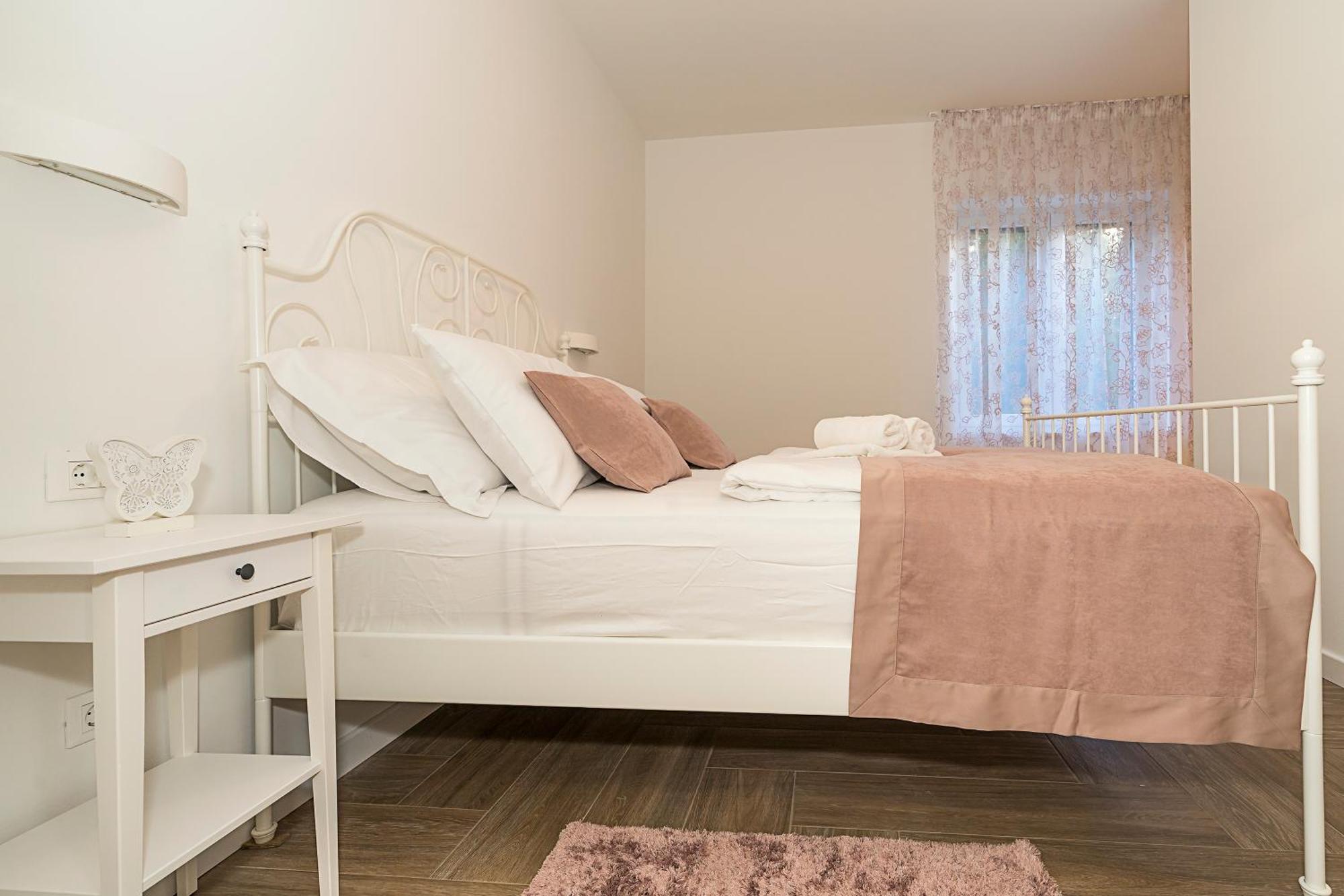 Studio Apartments Marcel Spalato Esterno foto
