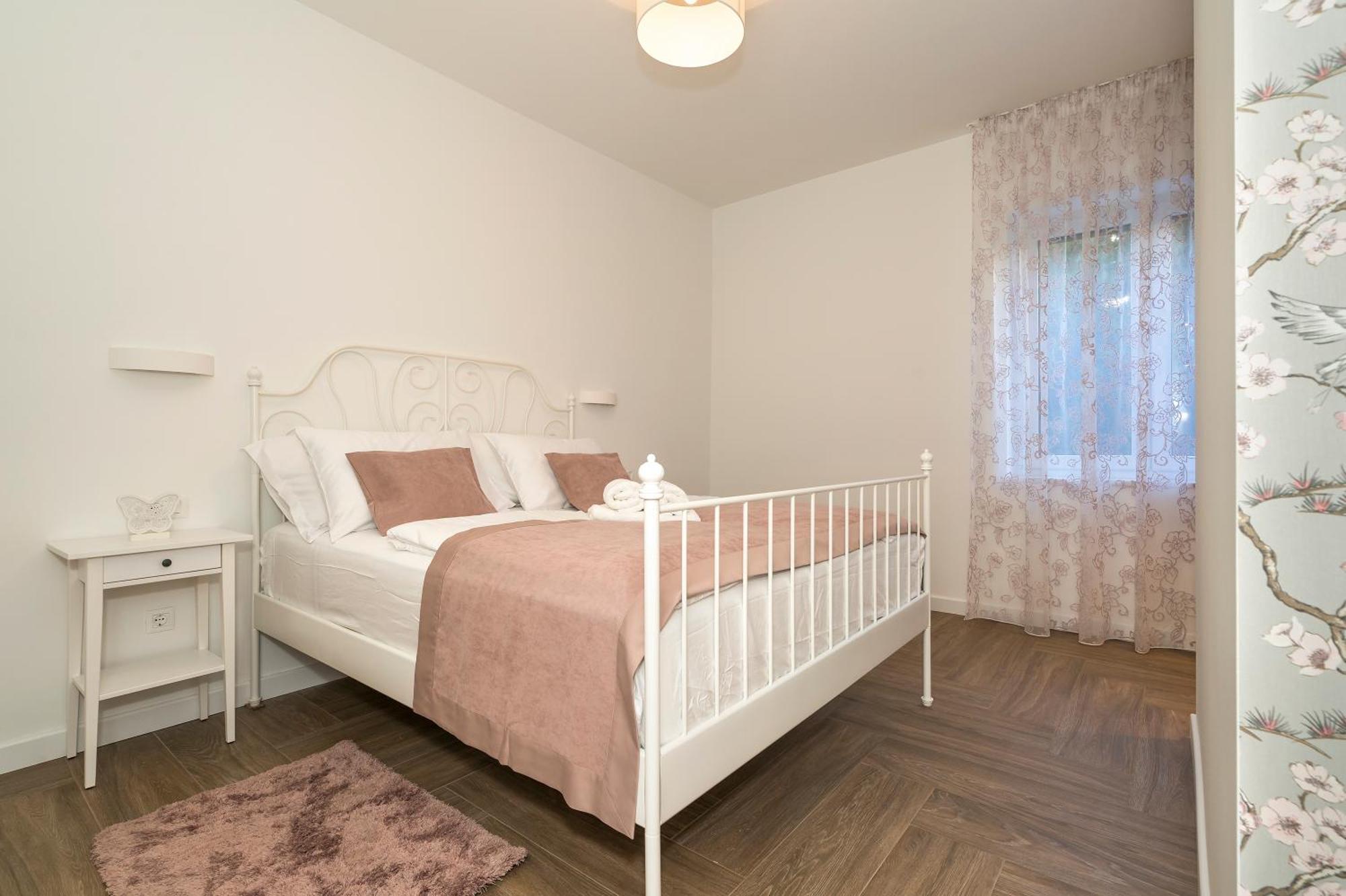 Studio Apartments Marcel Spalato Esterno foto