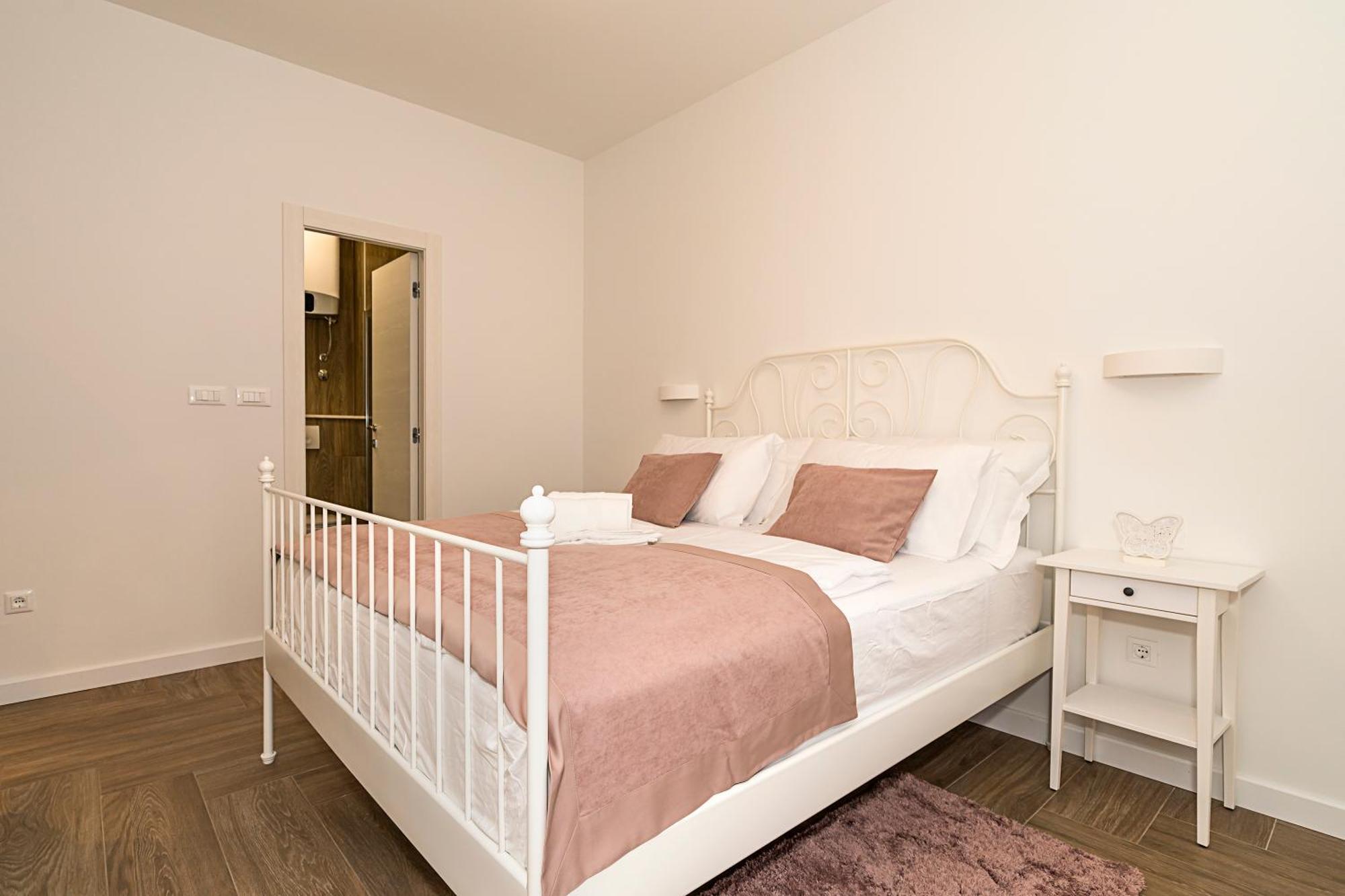 Studio Apartments Marcel Spalato Esterno foto