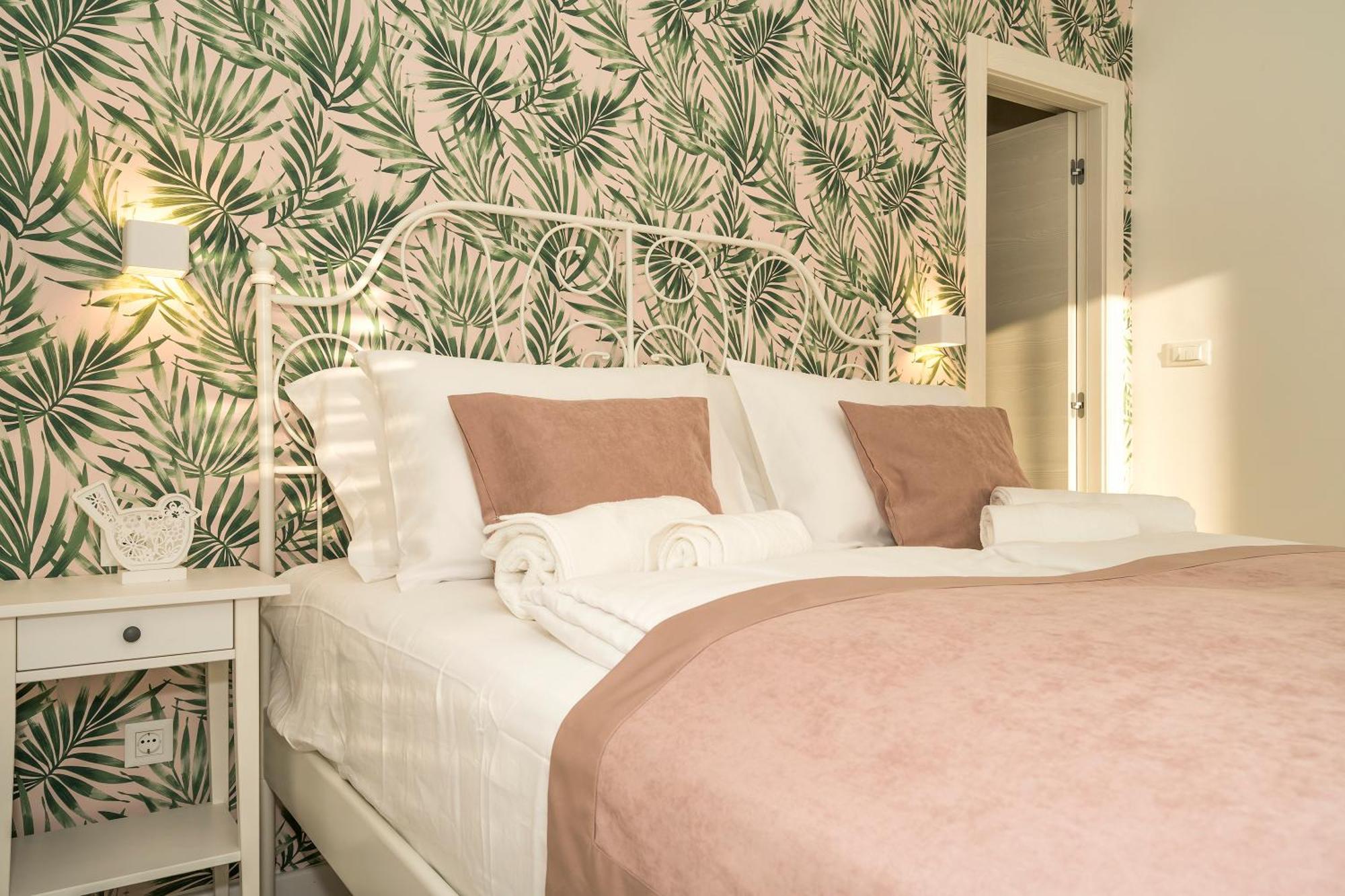 Studio Apartments Marcel Spalato Esterno foto