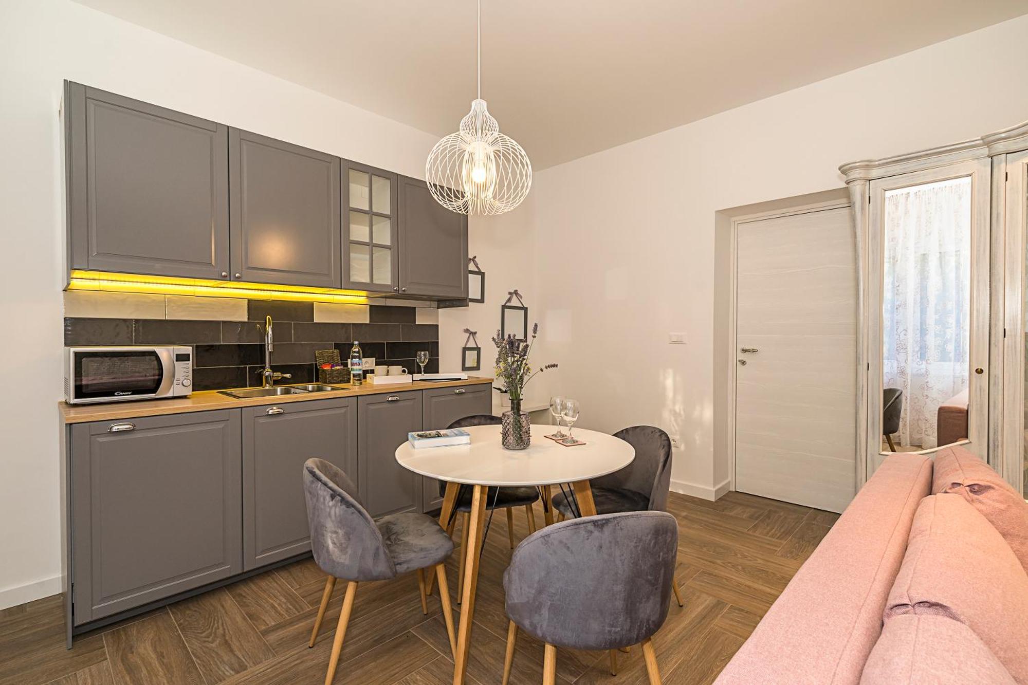 Studio Apartments Marcel Spalato Esterno foto