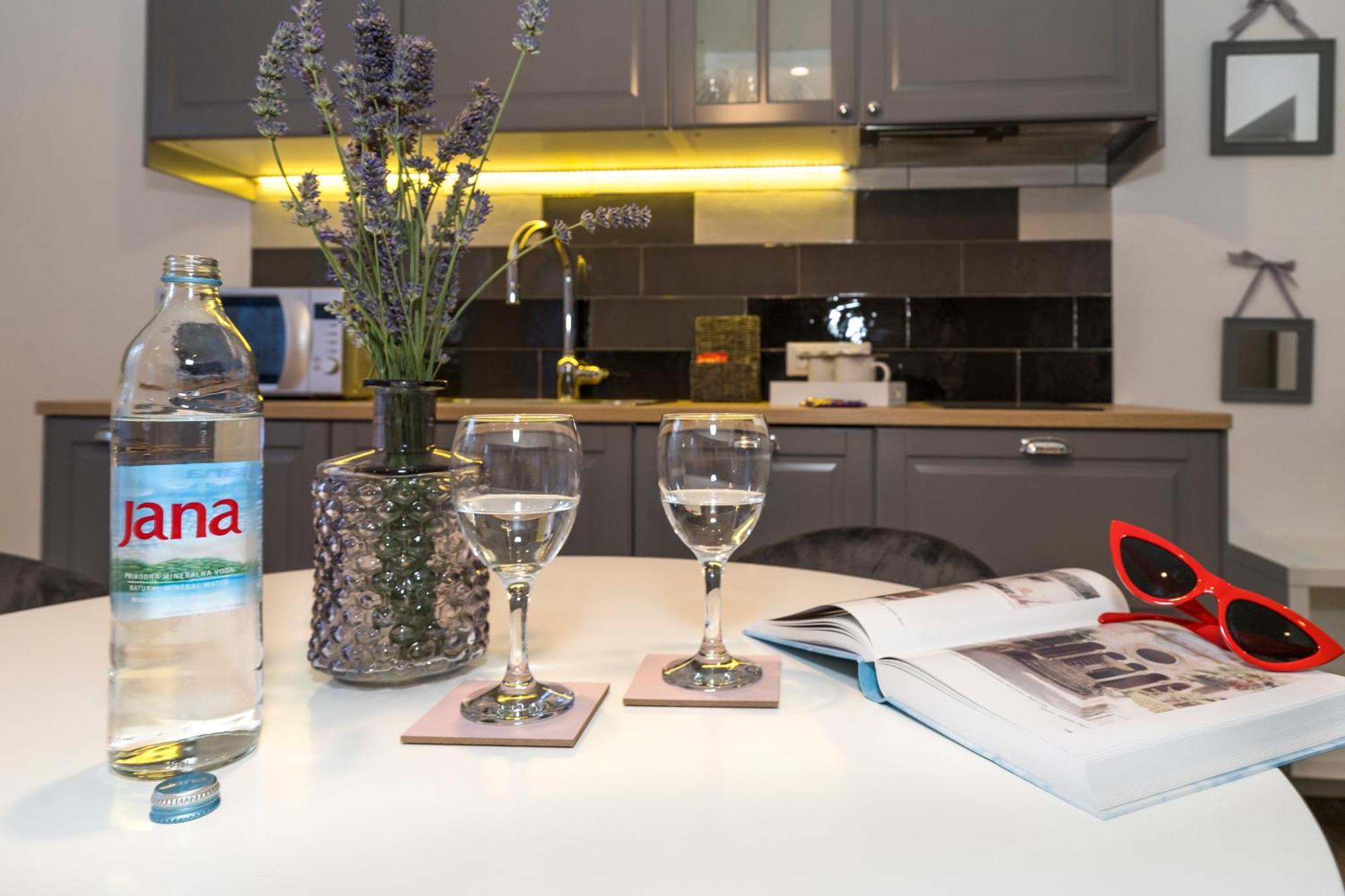Studio Apartments Marcel Spalato Esterno foto